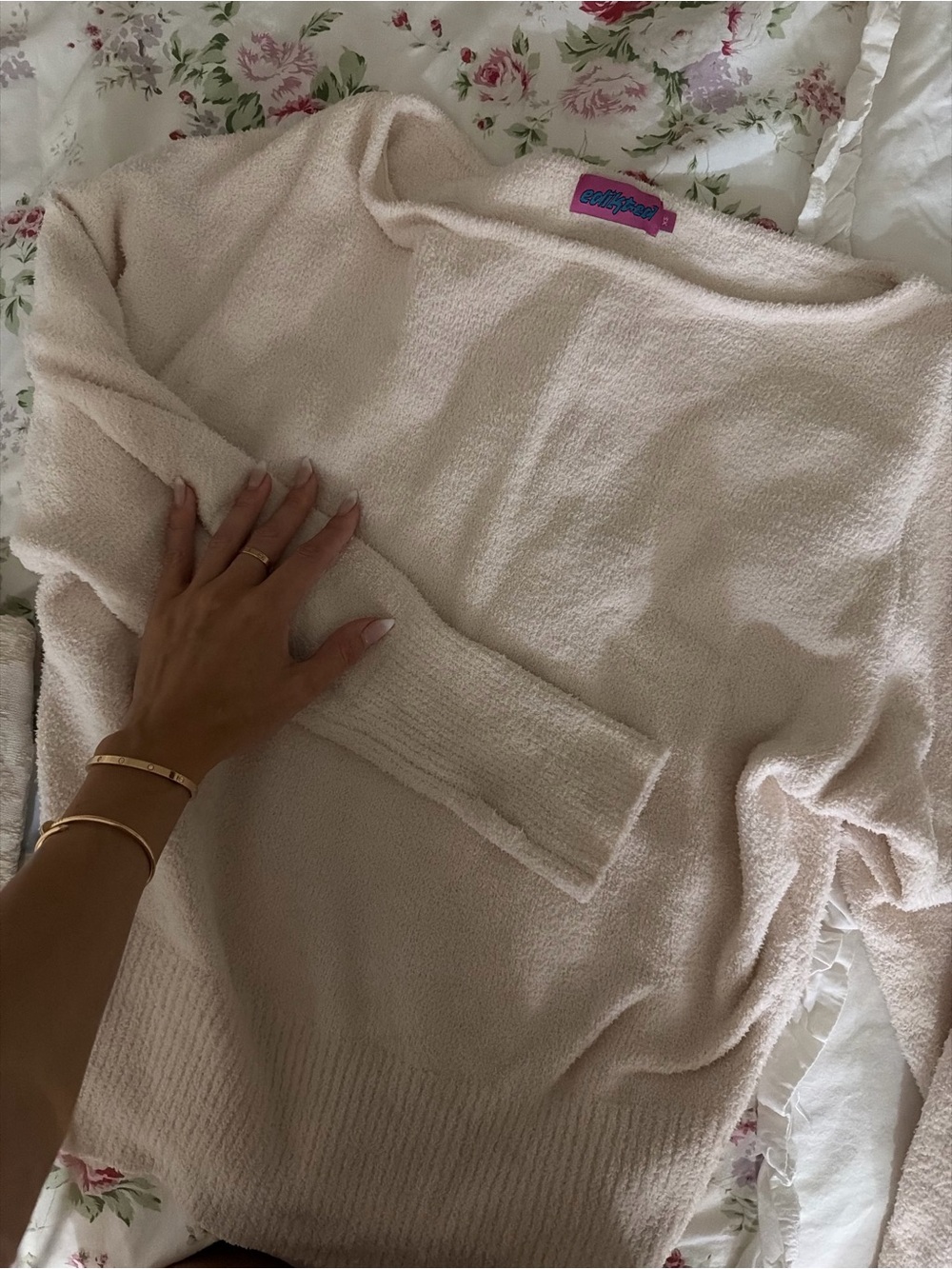 Cozy Cream Plush Women's Sweater - Soft Knit Pullover Edikted